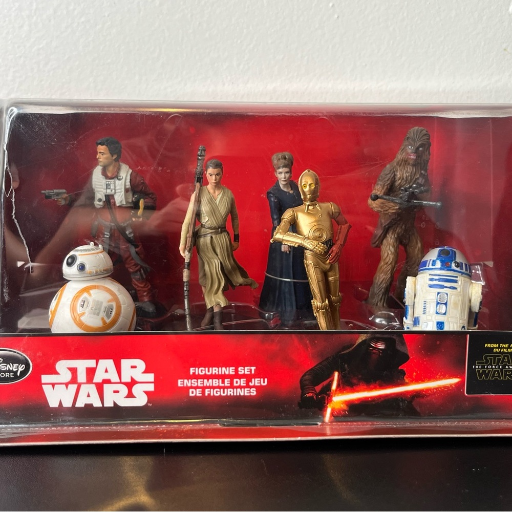 Disney Star Wars Figurine Collection - Red, Gold, Brown